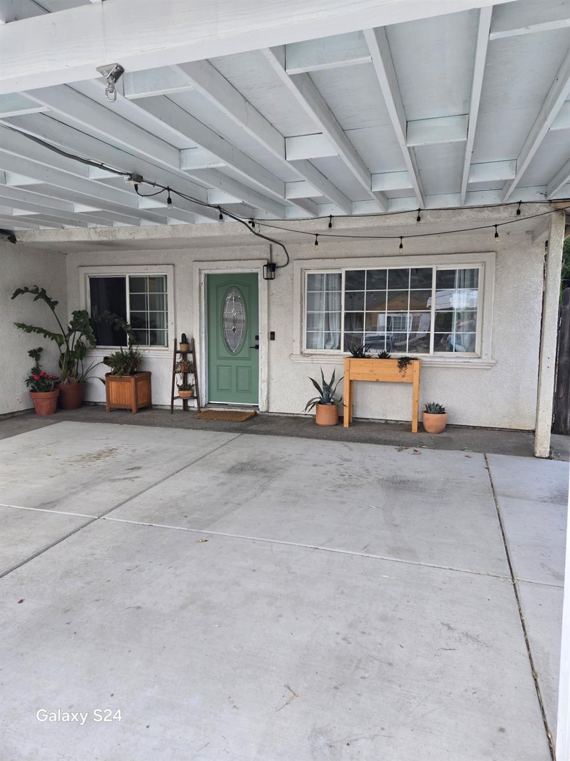 Detail Gallery Image 2 of 19 For 2357 E Euclid Ave, Stockton,  CA 95205 - 2 Beds | 2 Baths