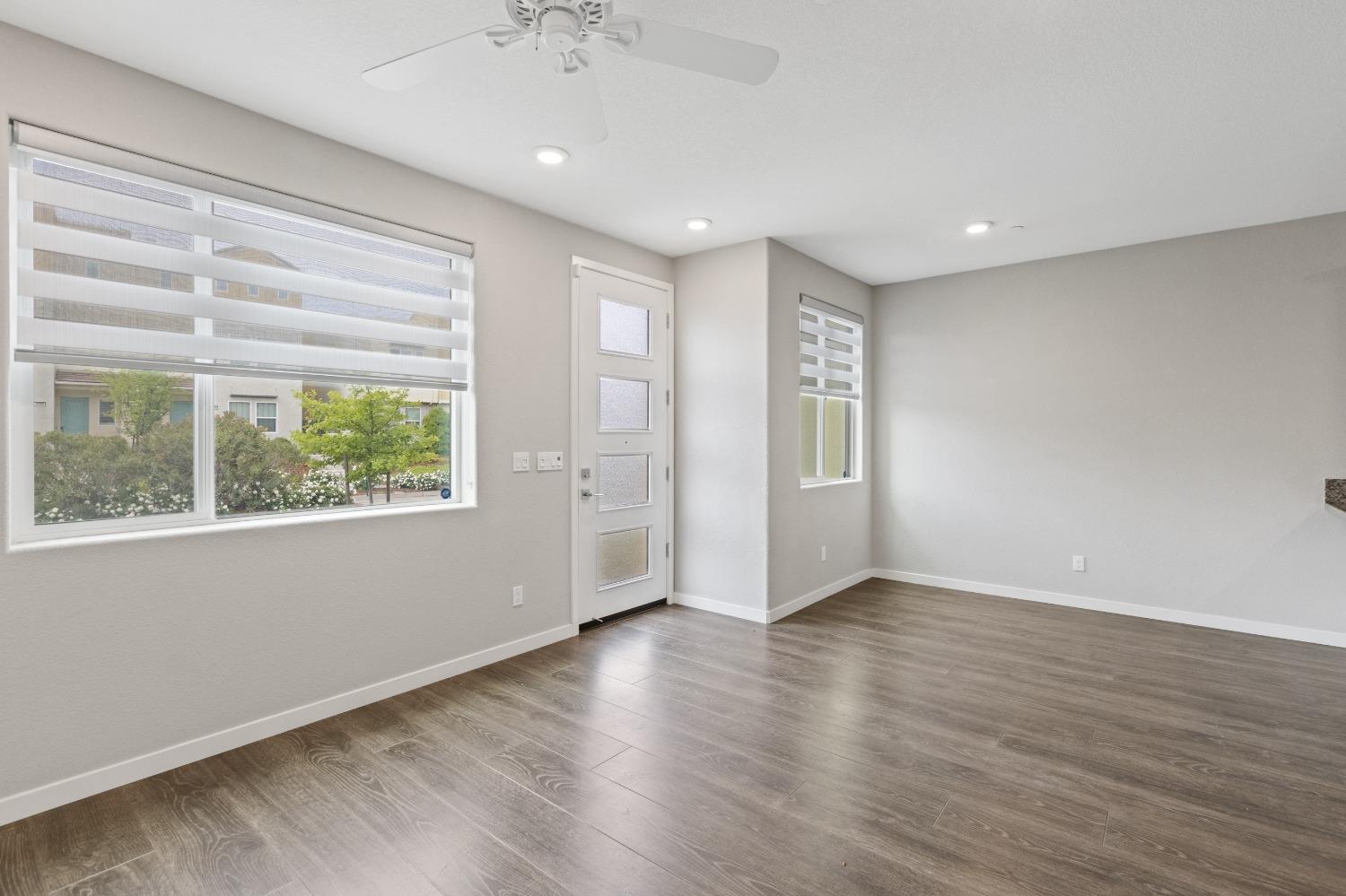 Detail Gallery Image 10 of 45 For 4164 Sally Ride Way, Sacramento,  CA 95834 - 3 Beds | 2/1 Baths