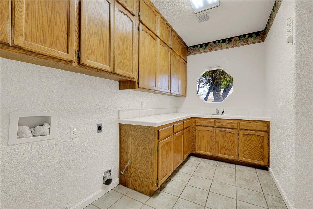 Detail Gallery Image 13 of 70 For 2508 Madrone St, Sutter,  CA 95982 - 3 Beds | 2/1 Baths