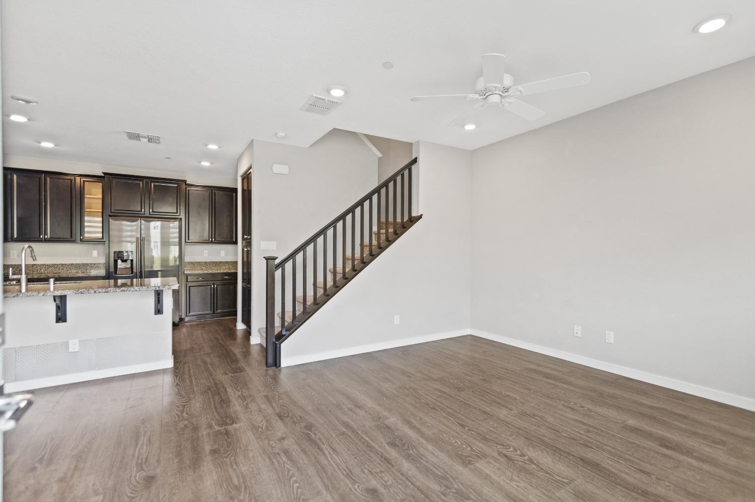 Detail Gallery Image 9 of 45 For 4164 Sally Ride Way, Sacramento,  CA 95834 - 3 Beds | 2/1 Baths