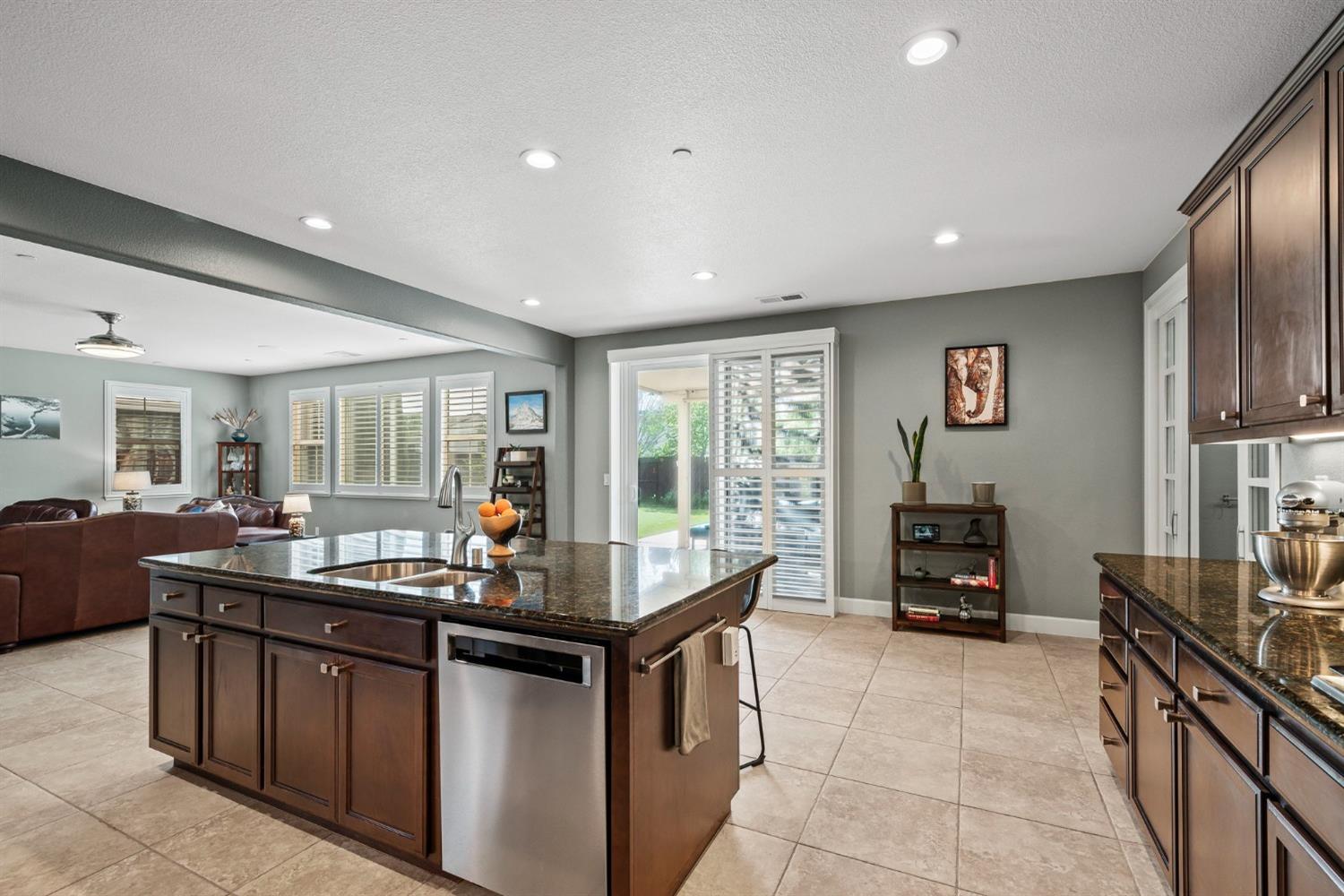 Detail Gallery Image 18 of 70 For 902 Anvil Cir, Rocklin,  CA 95765 - 4 Beds | 3 Baths