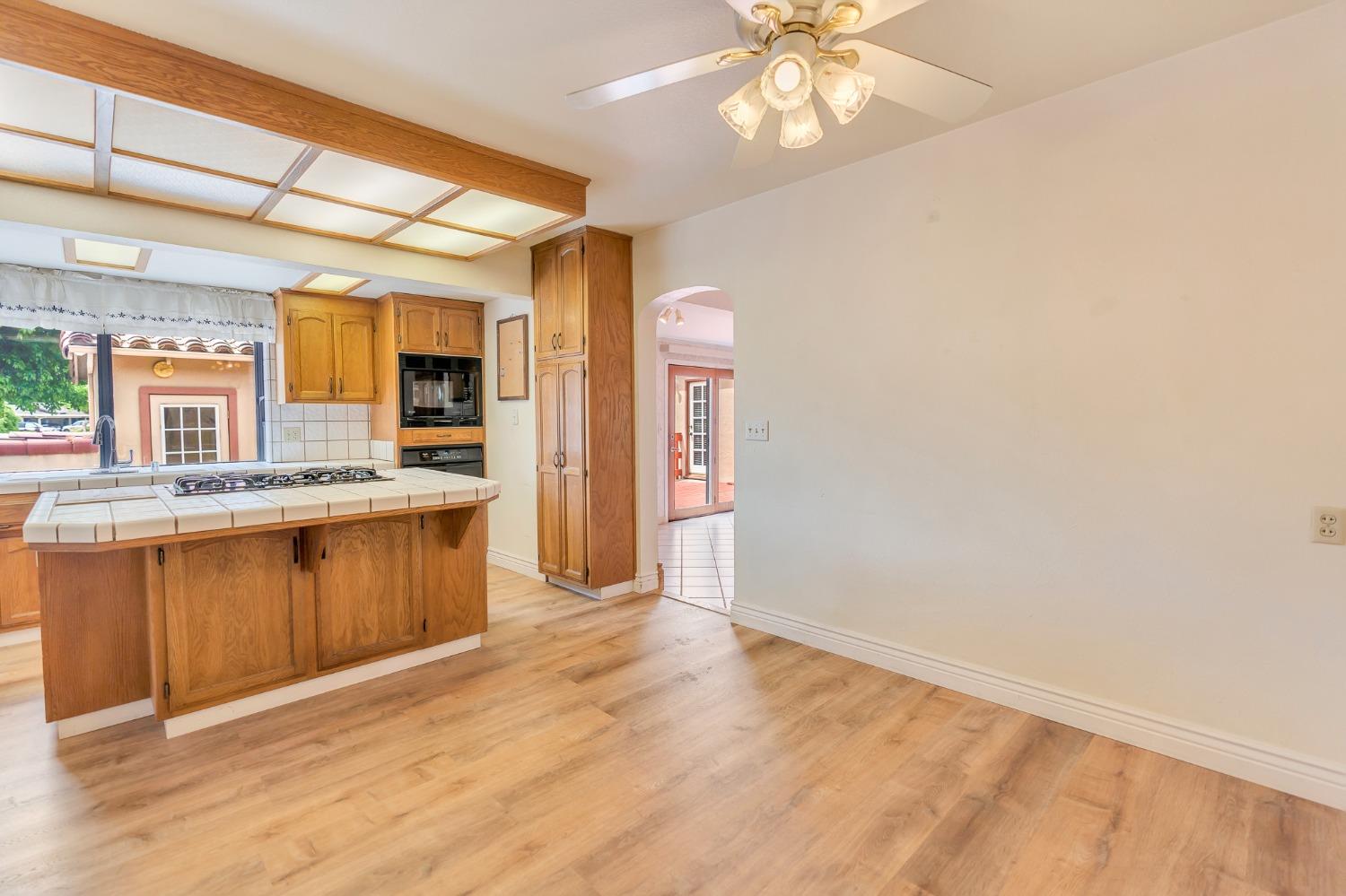 Detail Gallery Image 25 of 87 For 1735 S 6th St, Los Banos,  CA 93635 - 3 Beds | 3 Baths