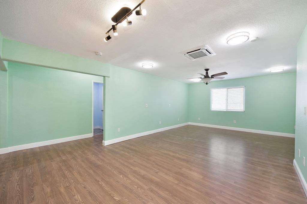 Detail Gallery Image 8 of 28 For 2363 Mcgregor Dr, Rancho Cordova,  CA 95670 - 4 Beds | 4 Baths