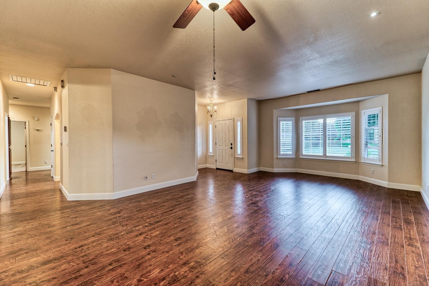 Detail Gallery Image 7 of 34 For 1749 Independence Dr, Yuba City,  CA 95993 - 3 Beds | 2 Baths
