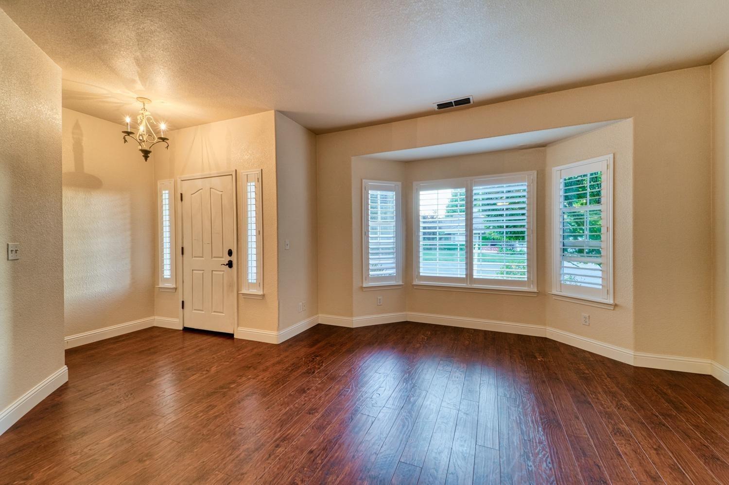 Detail Gallery Image 6 of 34 For 1749 Independence Dr, Yuba City,  CA 95993 - 3 Beds | 2 Baths