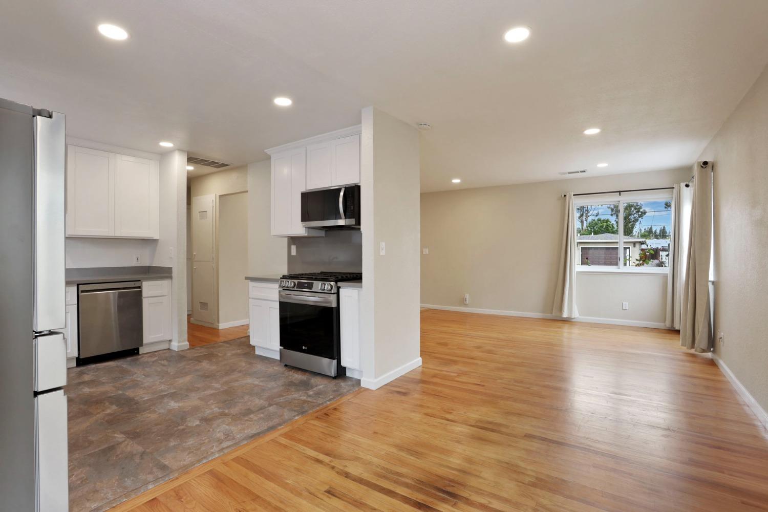 Detail Gallery Image 11 of 39 For 3973 Duke Way, Livermore,  CA 94550 - 3 Beds | 2 Baths