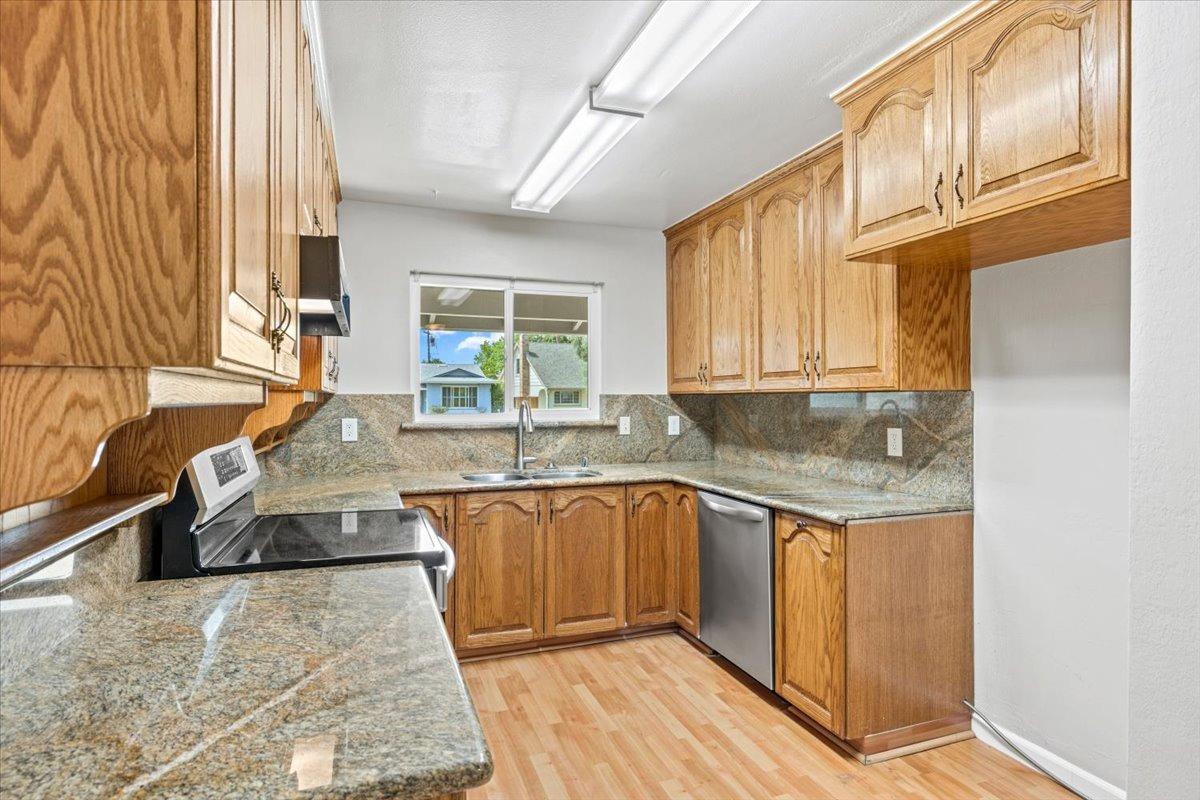 Detail Gallery Image 6 of 35 For 3538 Huntsman Dr, Sacramento,  CA 95826 - 4 Beds | 2 Baths