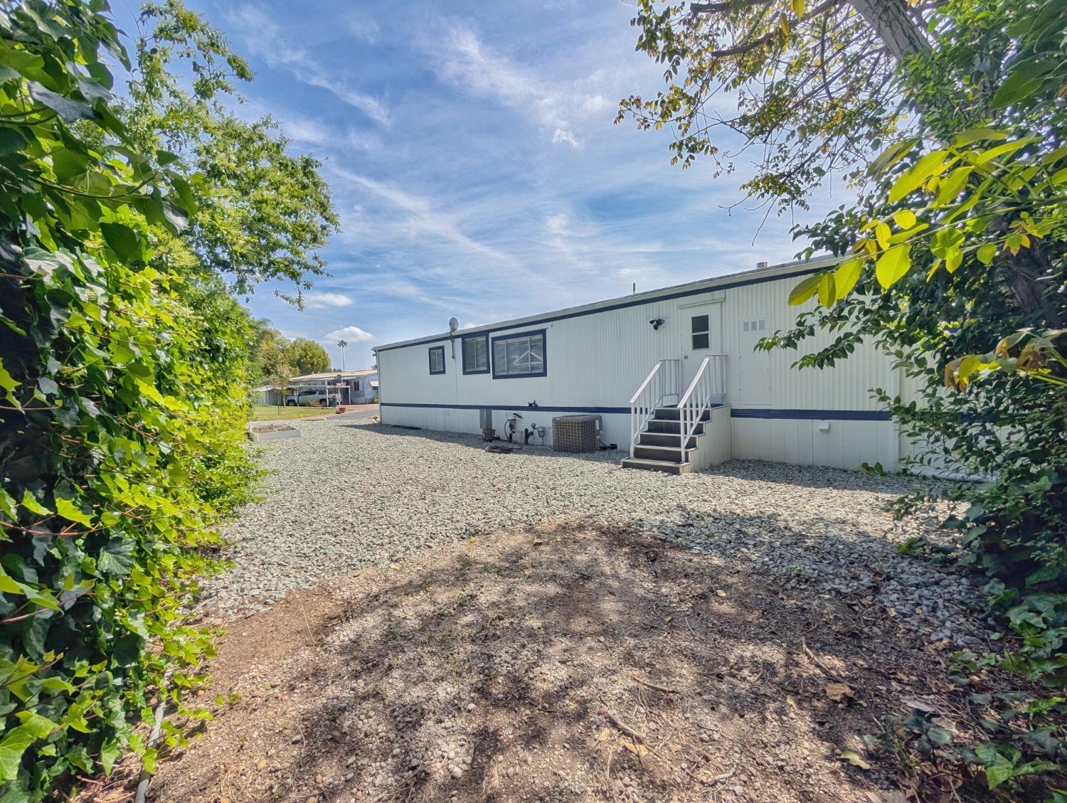 Detail Gallery Image 6 of 67 For 4900 N Hwy 99, Stockton,  CA 95212 - 3 Beds | 2 Baths