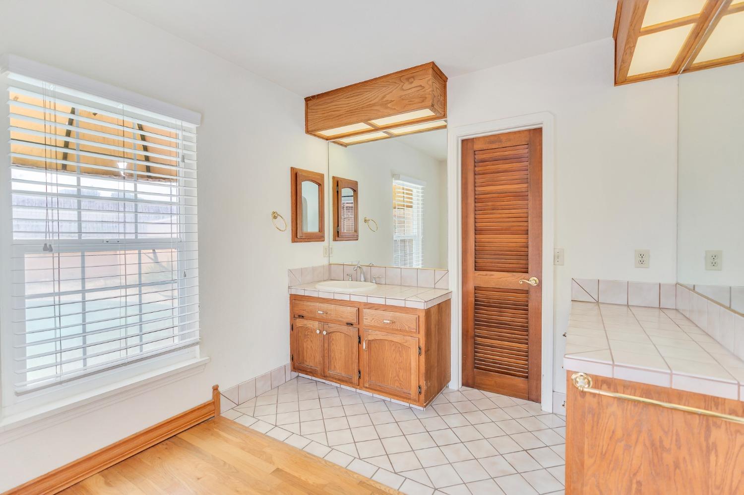 Detail Gallery Image 50 of 87 For 1735 S 6th St, Los Banos,  CA 93635 - 3 Beds | 3 Baths