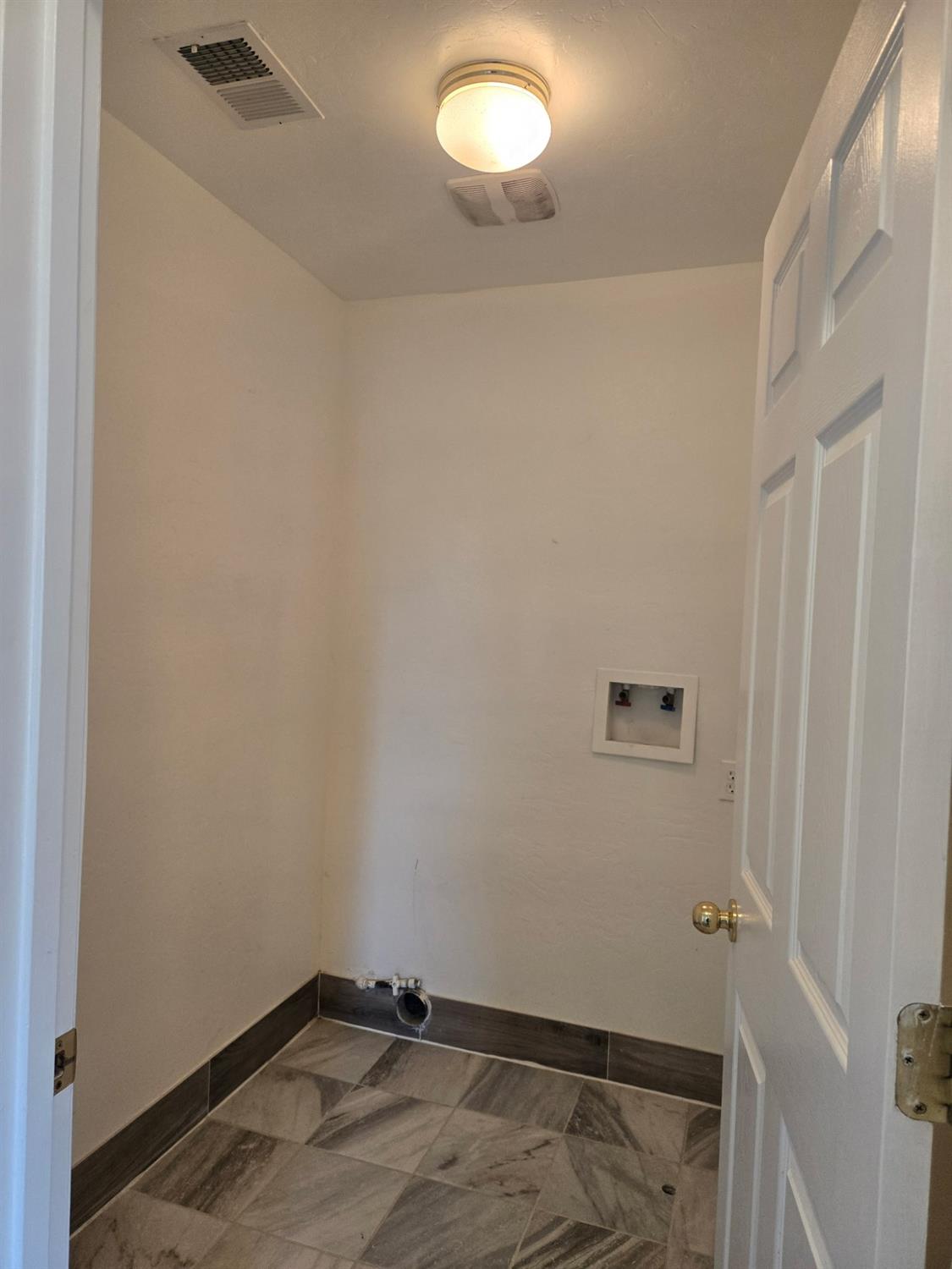 Detail Gallery Image 21 of 21 For 2851 W Sedona Ave, Visalia,  CA 93291 - 4 Beds | 2/1 Baths