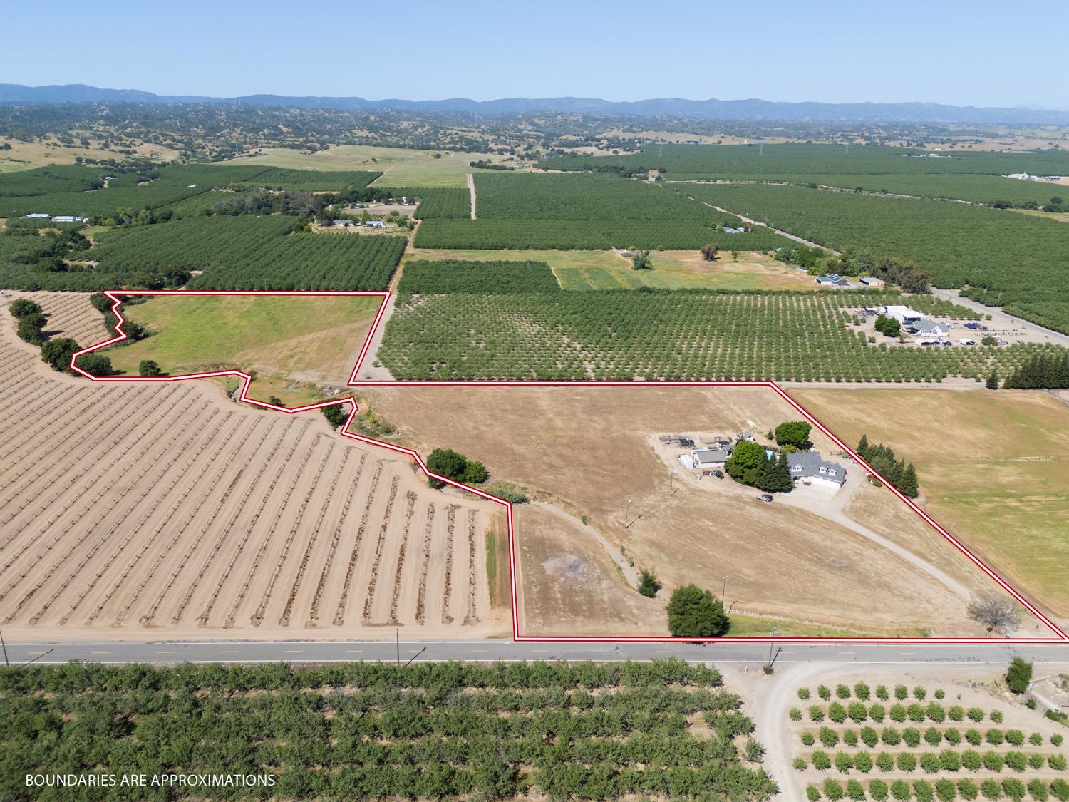Detail Gallery Image 6 of 81 For 509 Wyer Rd, Arbuckle,  CA 95912 - 5 Beds | 2/1 Baths