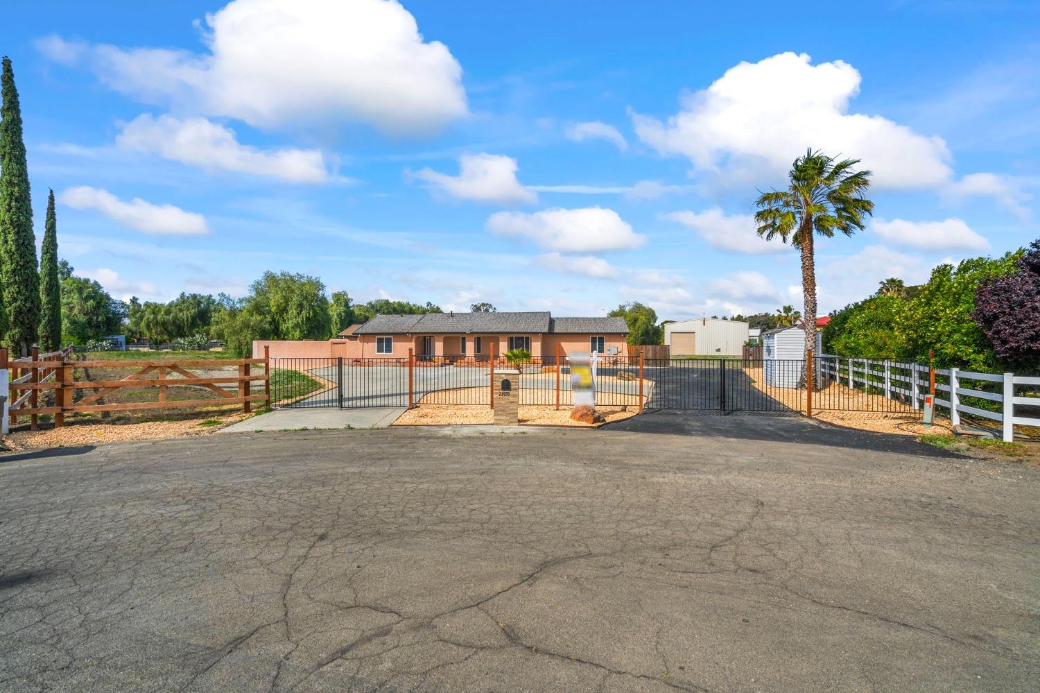 Detail Gallery Image 4 of 86 For 23155 Vaquero Ct, Tracy,  CA 95304 - 5 Beds | 3 Baths