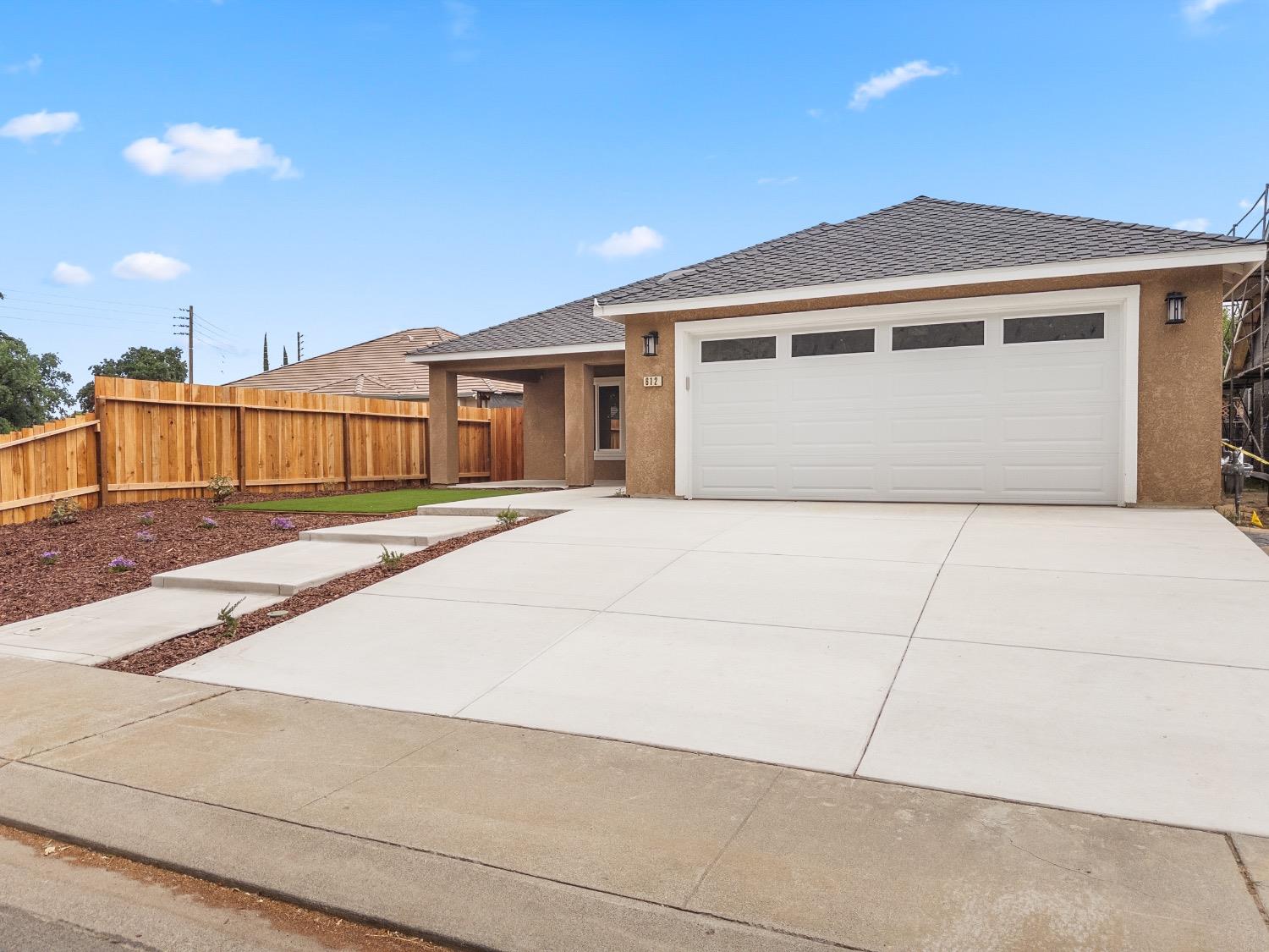 Detail Gallery Image 3 of 20 For 612 Blue Canyon Dr, Modesto,  CA 95354 - 4 Beds | 2 Baths