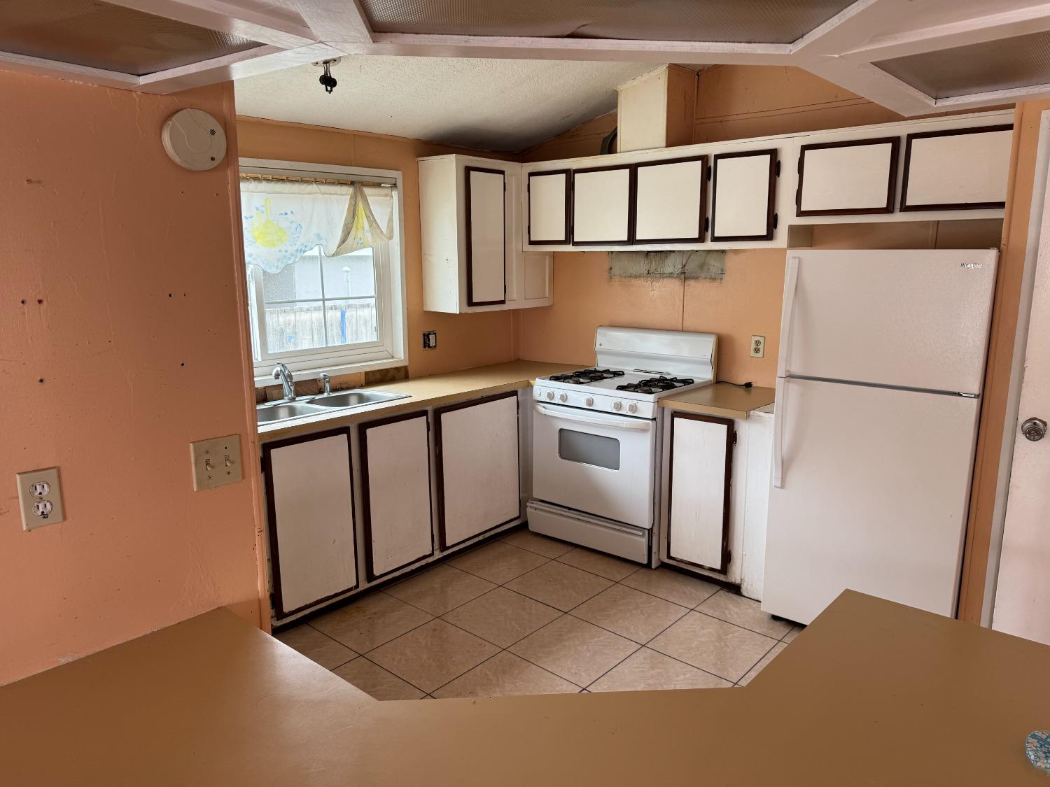 Detail Gallery Image 9 of 22 For 7520 Hamil Ct, Sacramento,  CA 95828 - 2 Beds | 2 Baths