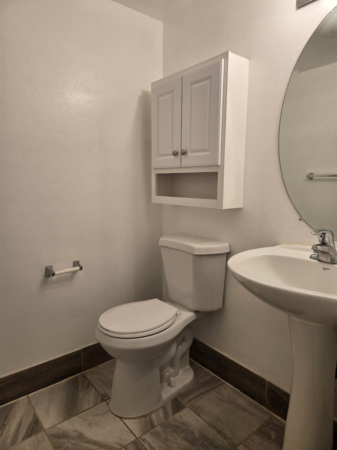 Detail Gallery Image 11 of 21 For 2851 W Sedona Ave, Visalia,  CA 93291 - 4 Beds | 2/1 Baths
