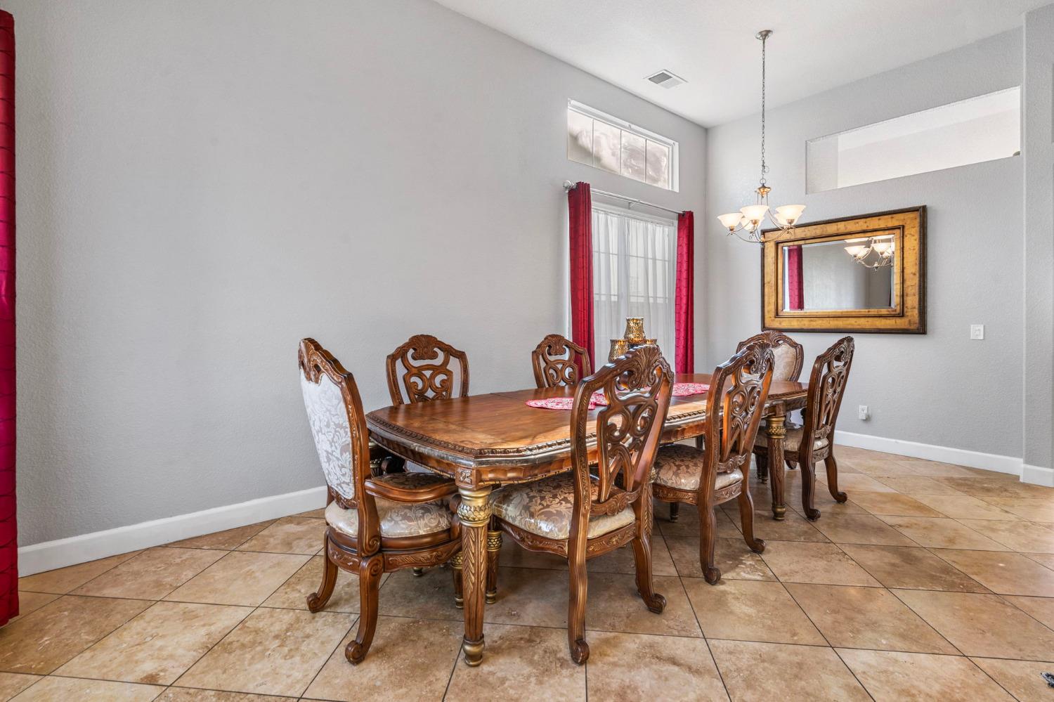 Detail Gallery Image 4 of 36 For 1762 Ashtree Ct, Tracy,  CA 95376 - 5 Beds | 4 Baths