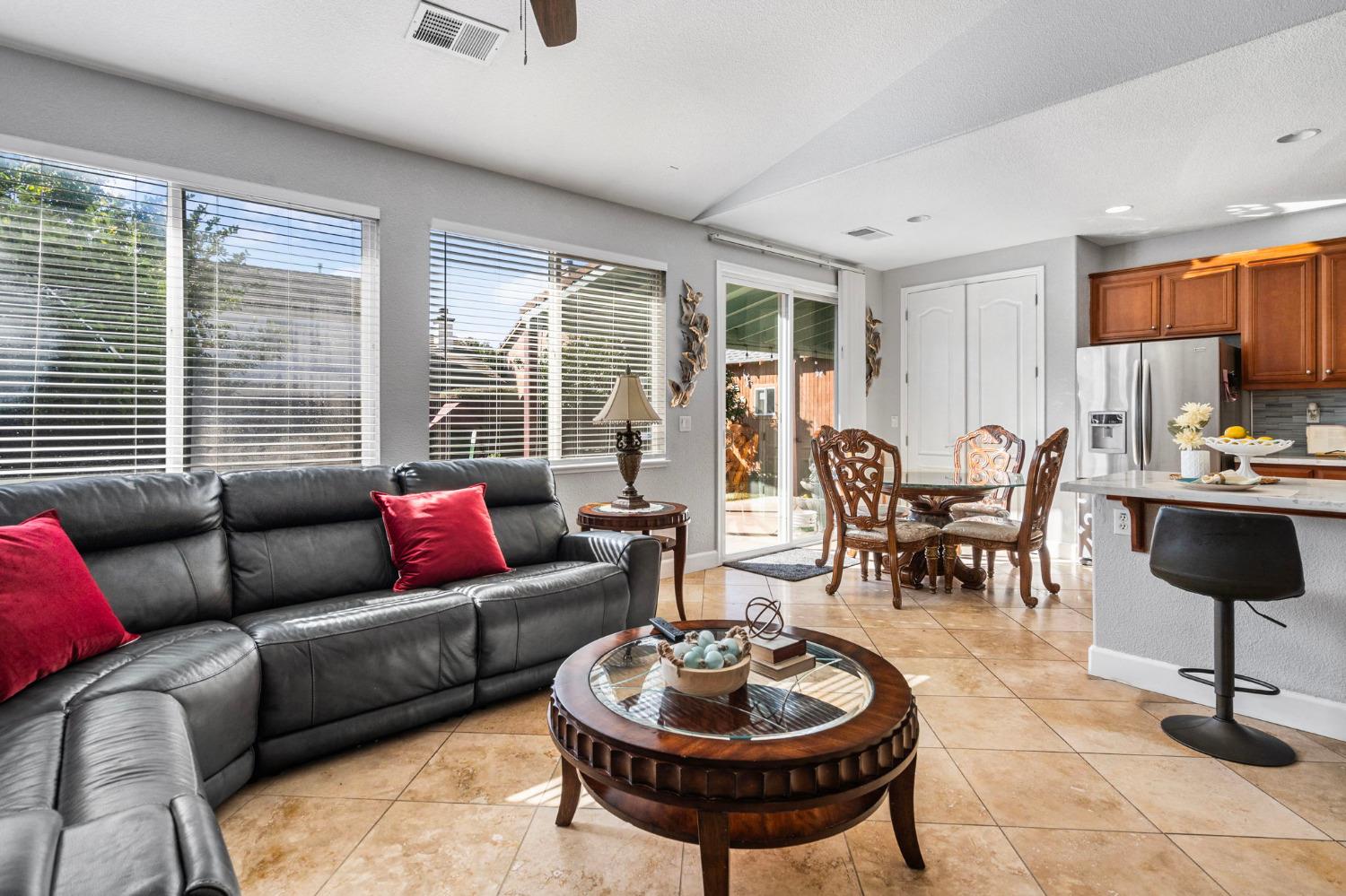 Detail Gallery Image 9 of 36 For 1762 Ashtree Ct, Tracy,  CA 95376 - 5 Beds | 4 Baths