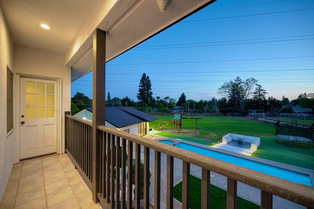 property-img