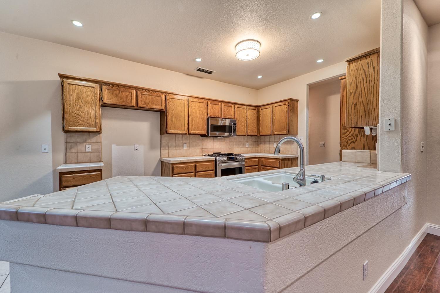 Detail Gallery Image 13 of 34 For 1749 Independence Dr, Yuba City,  CA 95993 - 3 Beds | 2 Baths
