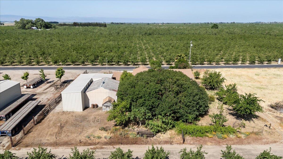 Detail Gallery Image 4 of 72 For 23786 Alice Rd, Manteca,  CA 95337 - 4 Beds | 2 Baths