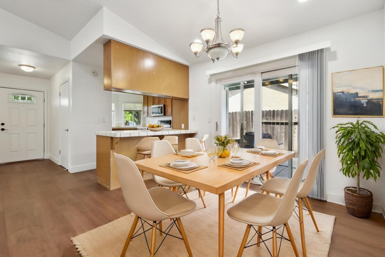 Detail Gallery Image 5 of 24 For 2151 Maricopa Way, Sacramento,  CA 95833 - 2 Beds | 2 Baths