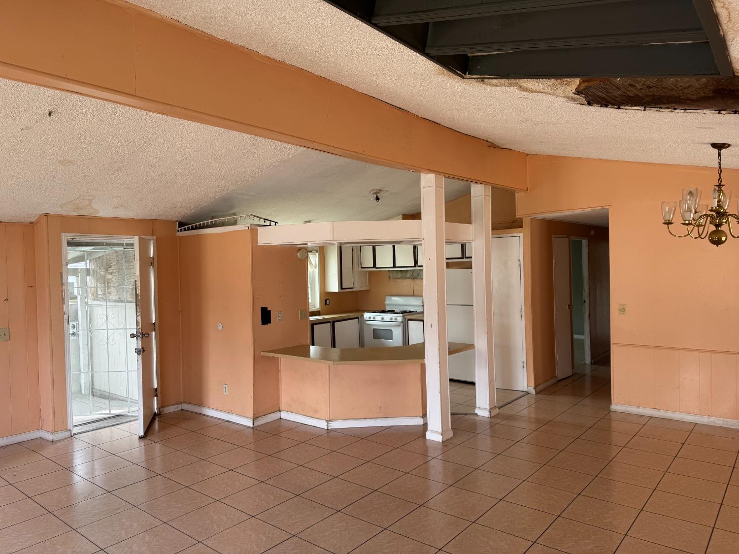 Detail Gallery Image 8 of 22 For 7520 Hamil Ct, Sacramento,  CA 95828 - 2 Beds | 2 Baths