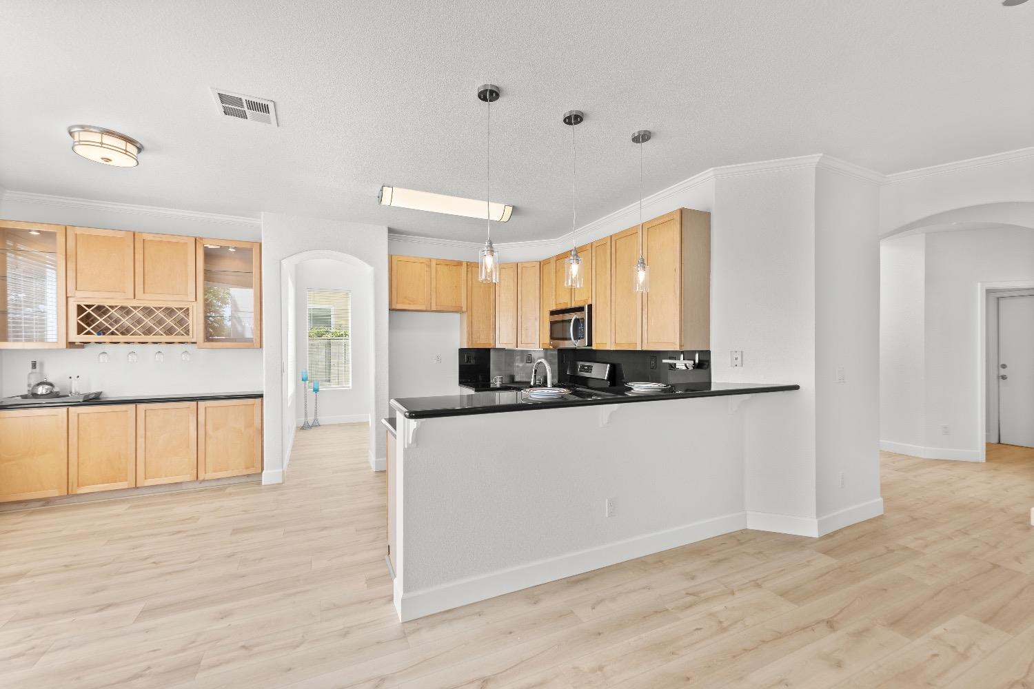 W Island Court, Elk Grove, California image 5