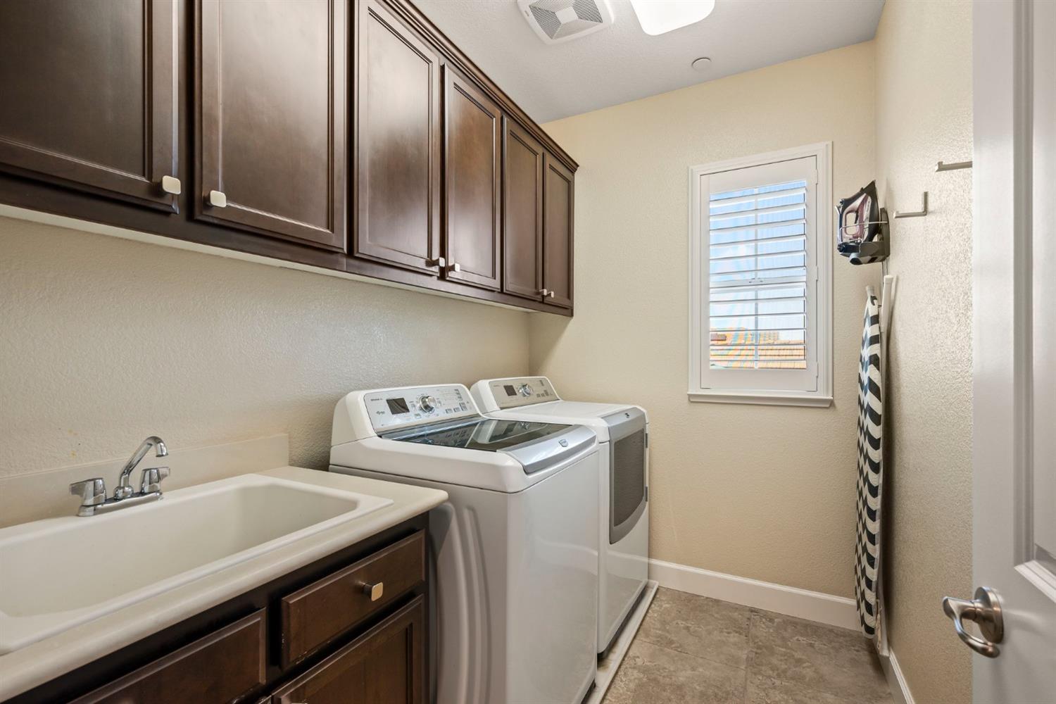 Detail Gallery Image 35 of 70 For 902 Anvil Cir, Rocklin,  CA 95765 - 4 Beds | 3 Baths