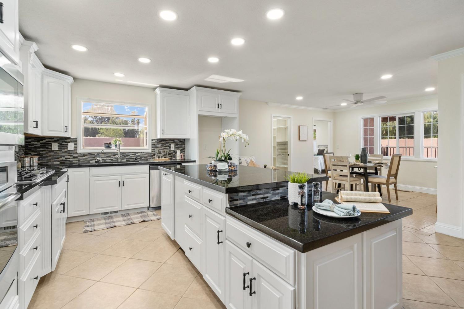 Detail Gallery Image 19 of 86 For 23155 Vaquero Ct, Tracy,  CA 95304 - 5 Beds | 3 Baths