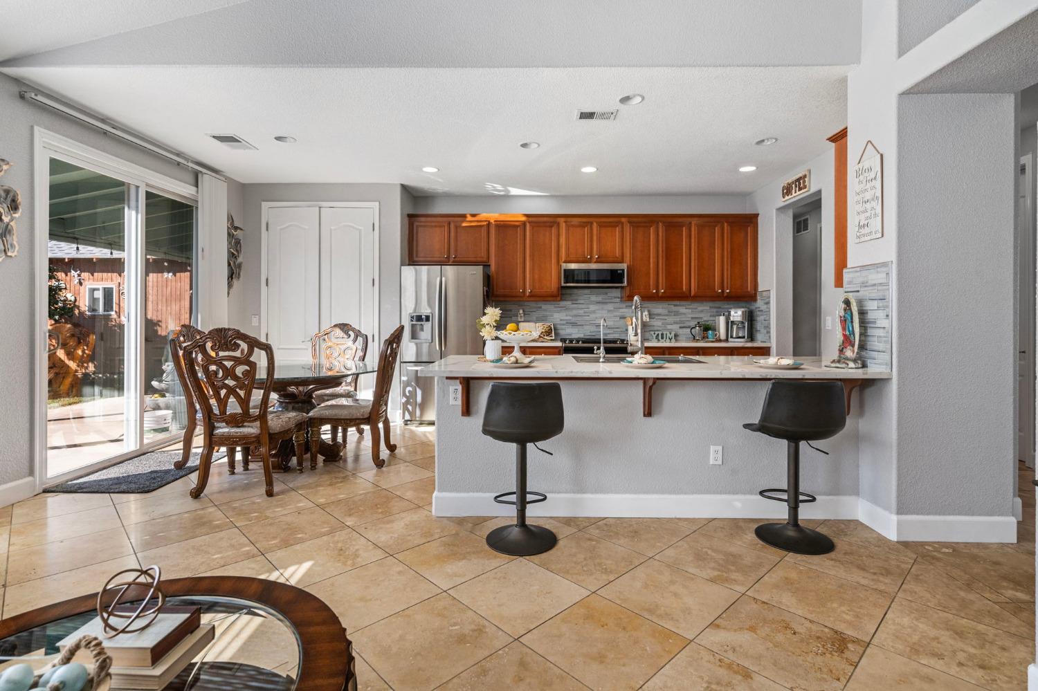 Detail Gallery Image 10 of 36 For 1762 Ashtree Ct, Tracy,  CA 95376 - 5 Beds | 4 Baths