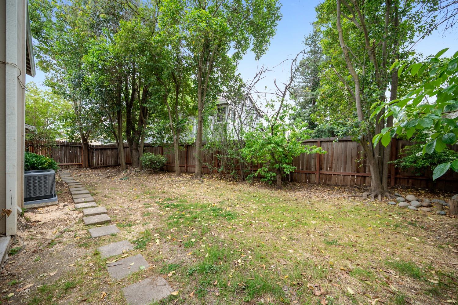 E Sparrow Hawk Court, Elk Grove, California image 39