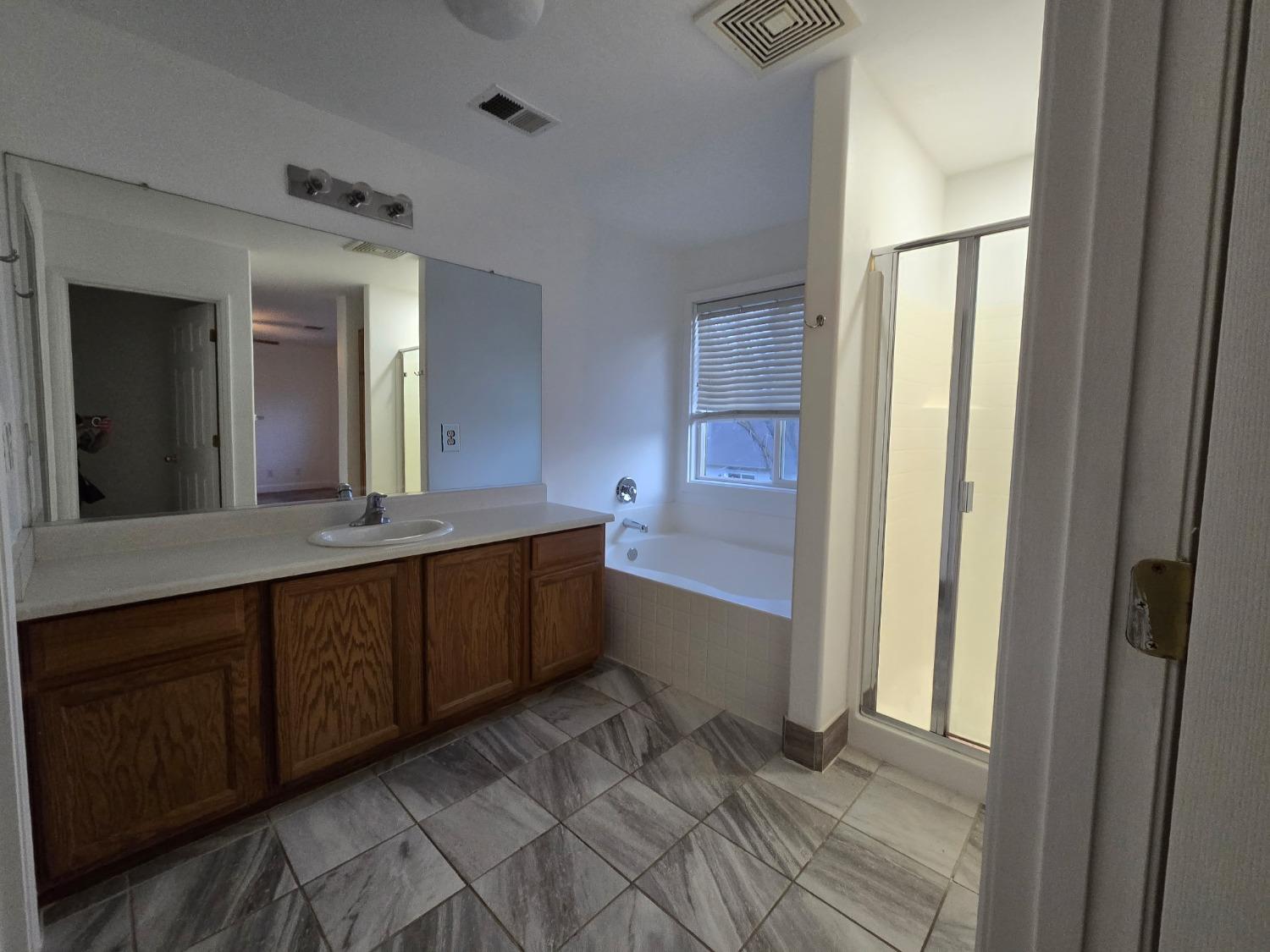 Detail Gallery Image 18 of 21 For 2851 W Sedona Ave, Visalia,  CA 93291 - 4 Beds | 2/1 Baths