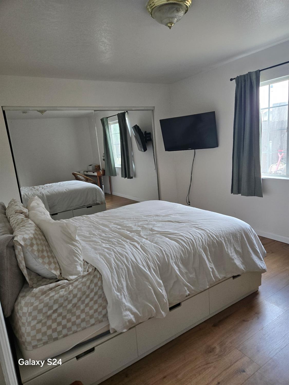 Detail Gallery Image 12 of 19 For 2357 E Euclid Ave, Stockton,  CA 95205 - 2 Beds | 2 Baths