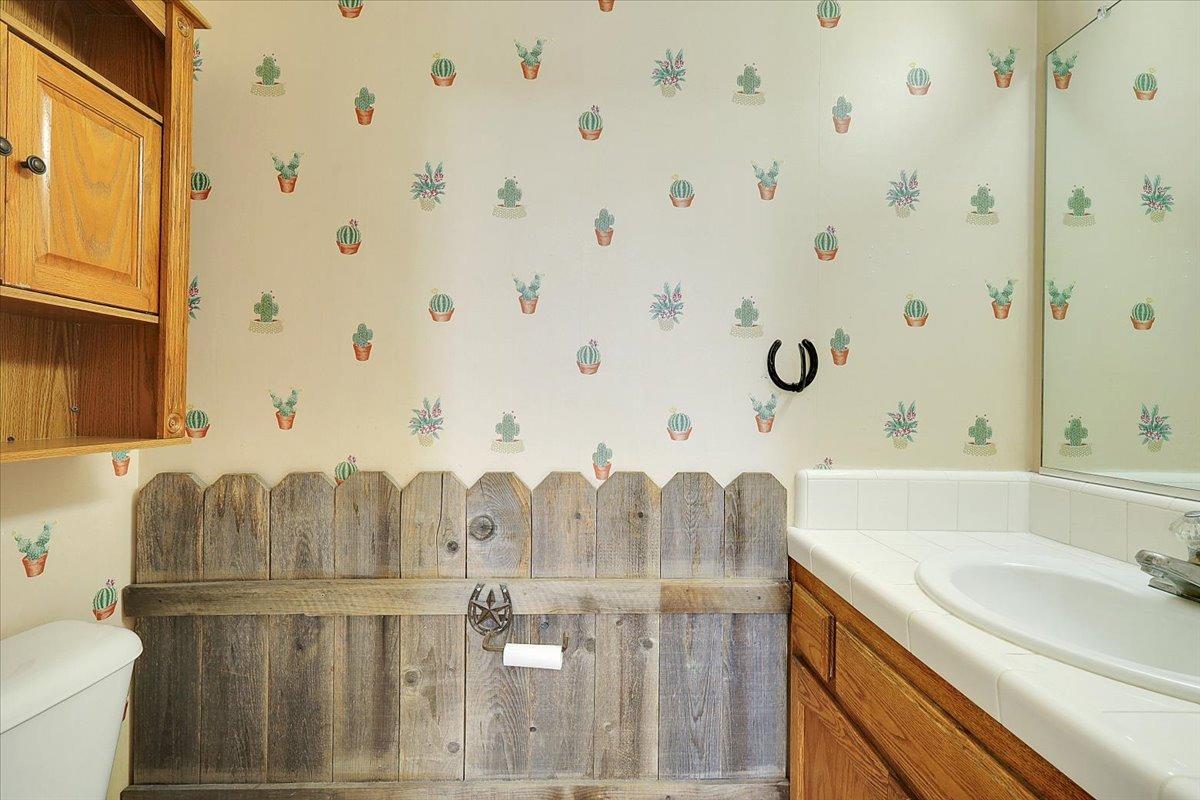 Detail Gallery Image 15 of 70 For 2508 Madrone St, Sutter,  CA 95982 - 3 Beds | 2/1 Baths