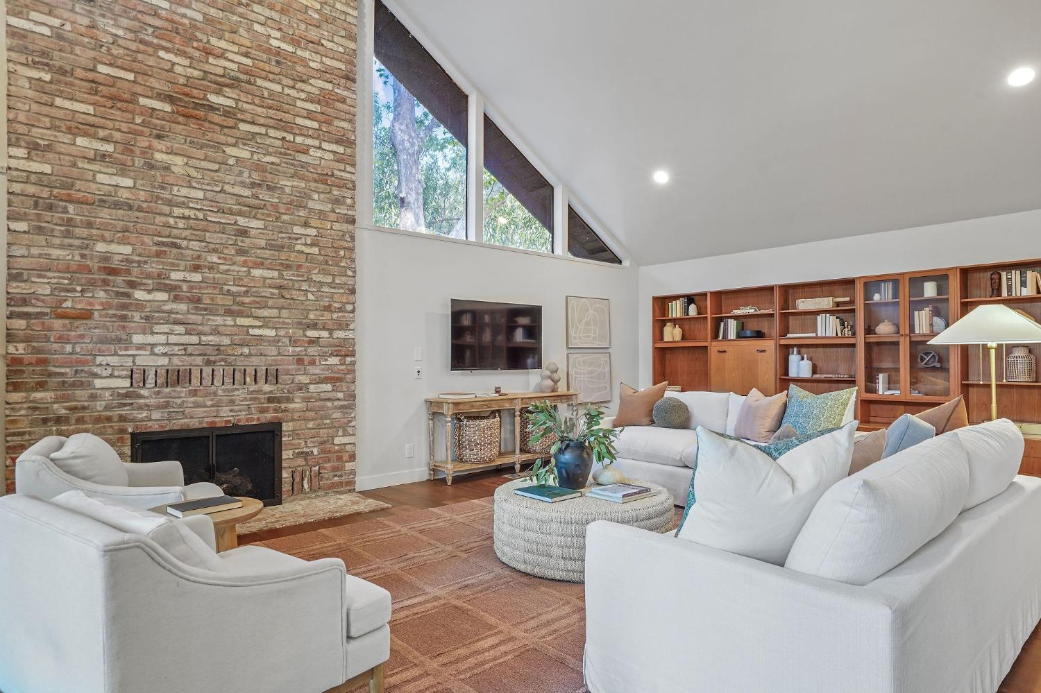 Sarah Court, Carmichael, California image 8