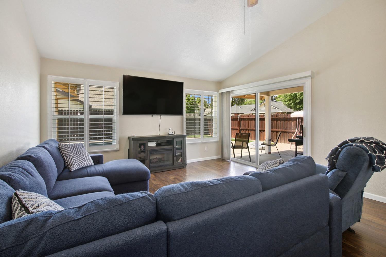 Adelante Court, Elk Grove, California image 6