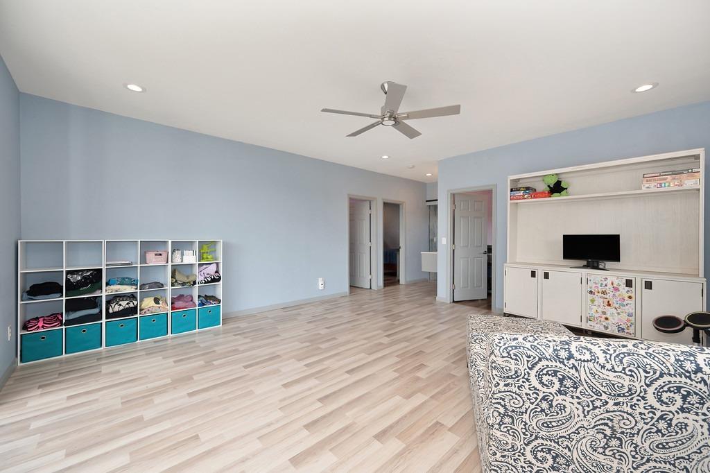 property-img