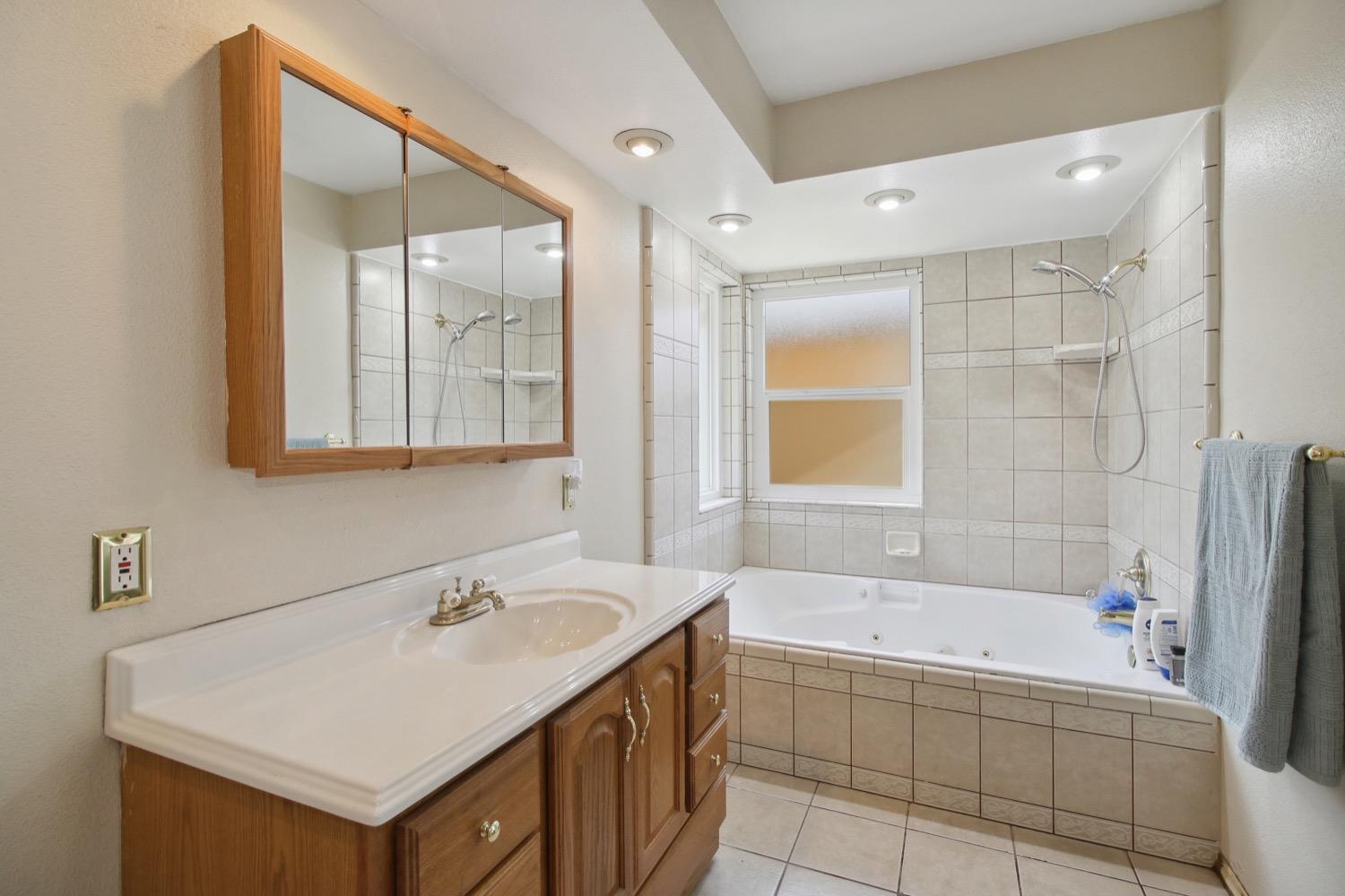 Adelante Court, Elk Grove, California image 19