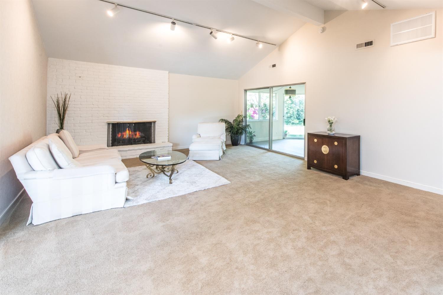 Detail Gallery Image 6 of 25 For 49 Adler Cir, Sacramento,  CA 95864 - – Beds | – Baths