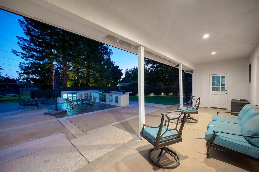 property-img