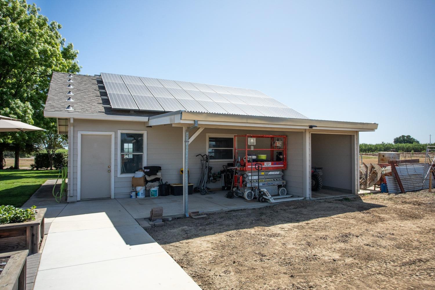 Detail Gallery Image 18 of 81 For 509 Wyer Rd, Arbuckle,  CA 95912 - 5 Beds | 2/1 Baths