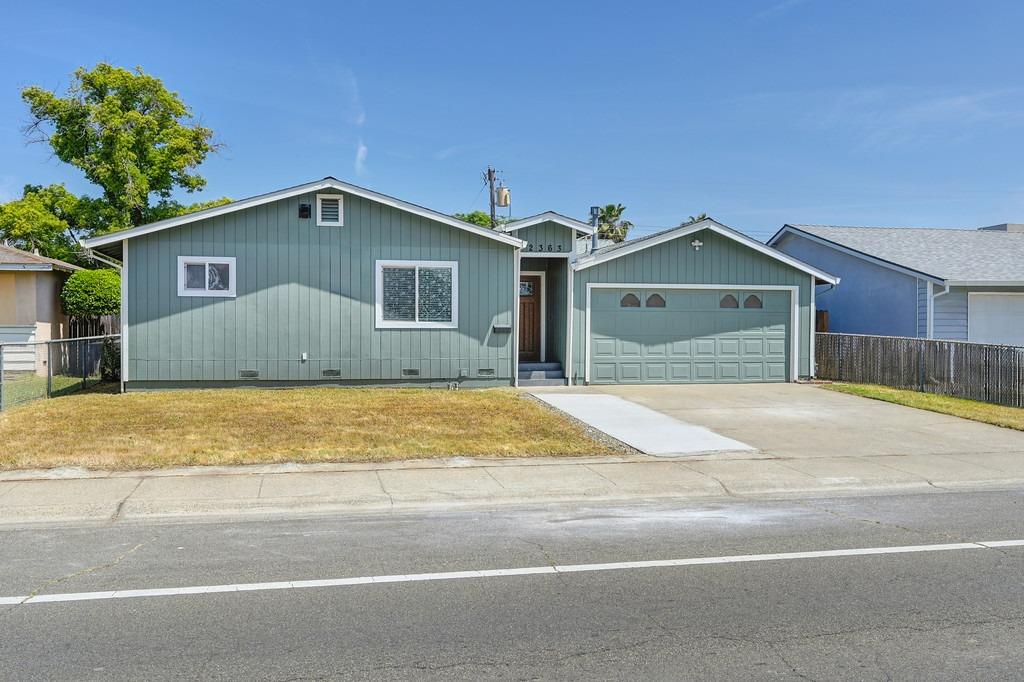 Detail Gallery Image 1 of 28 For 2363 Mcgregor Dr, Rancho Cordova,  CA 95670 - 4 Beds | 4 Baths