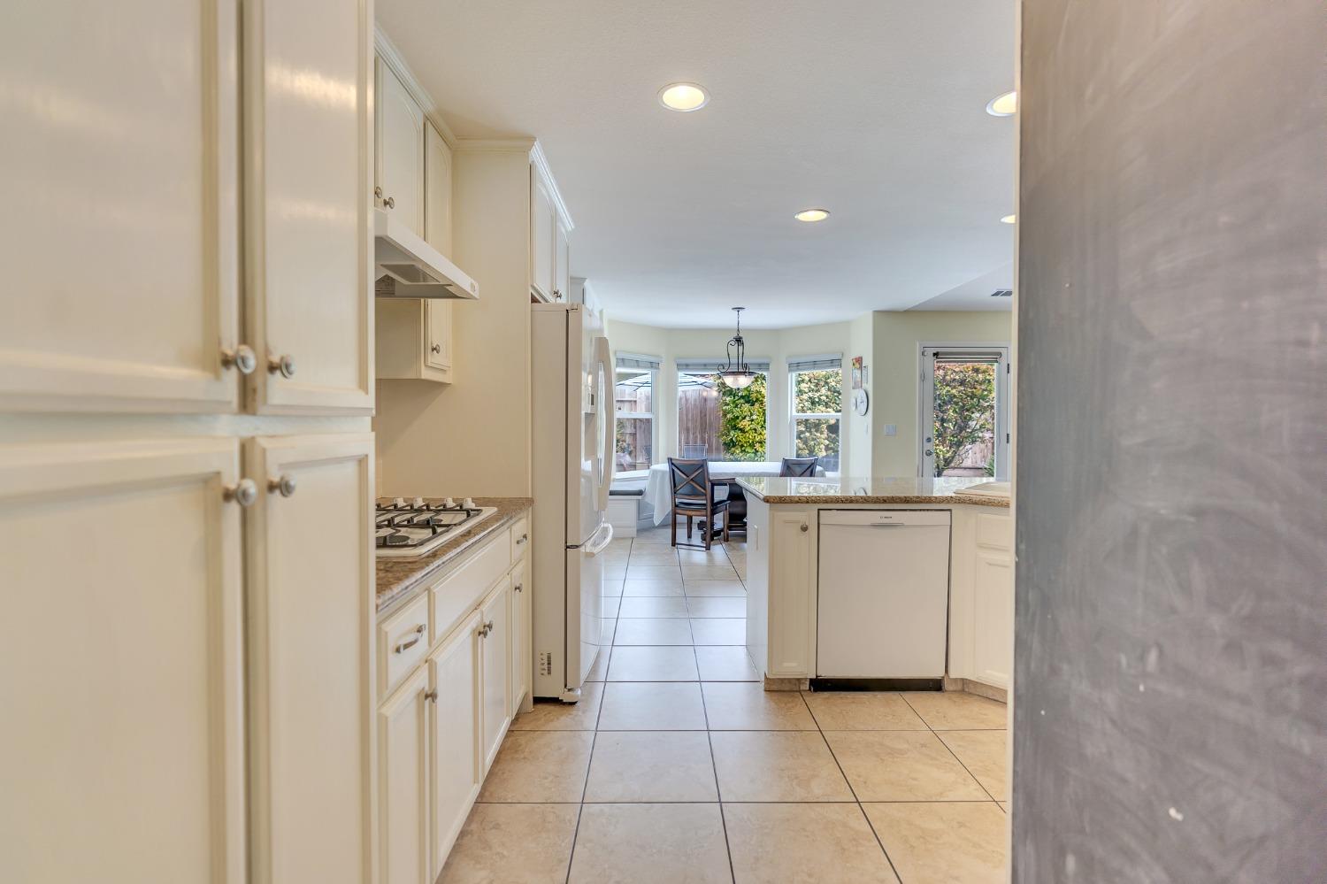 Detail Gallery Image 30 of 77 For 679 Birch Ave, Los Banos,  CA 93635 - 4 Beds | 2 Baths