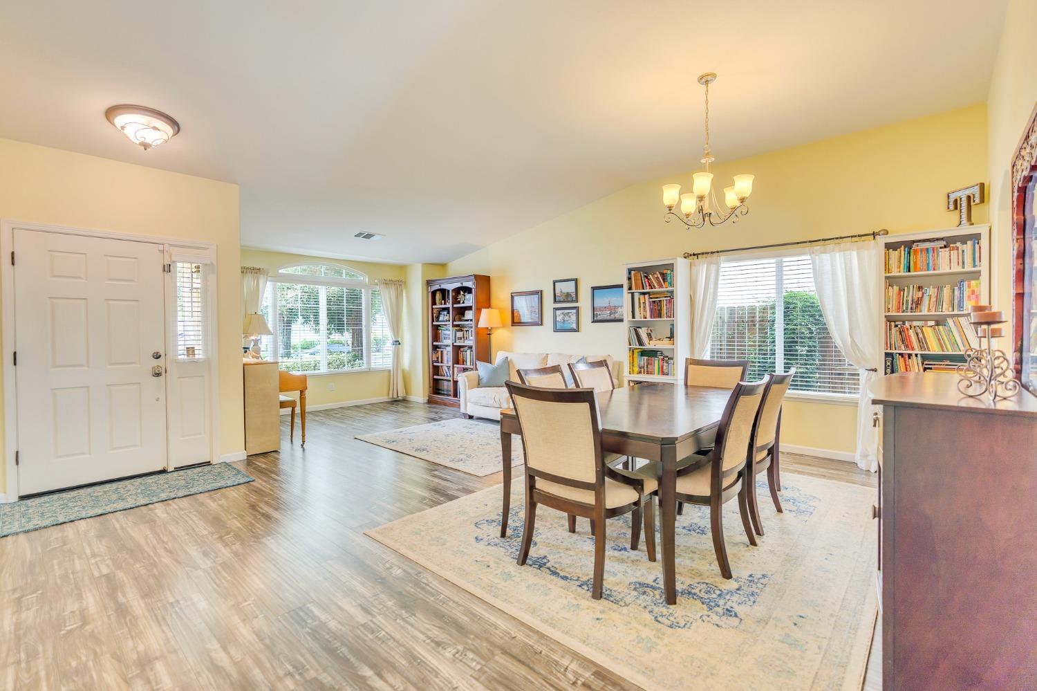 Detail Gallery Image 11 of 77 For 679 Birch Ave, Los Banos,  CA 93635 - 4 Beds | 2 Baths