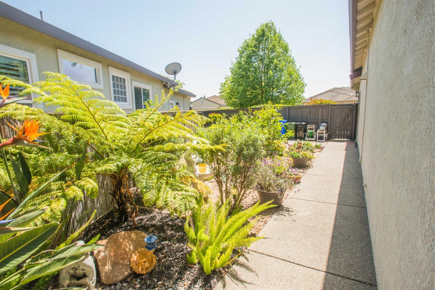 Detail Gallery Image 51 of 60 For 2909 Robinson Creek Ln, Elk Grove,  CA 95758 - 2 Beds | 2 Baths