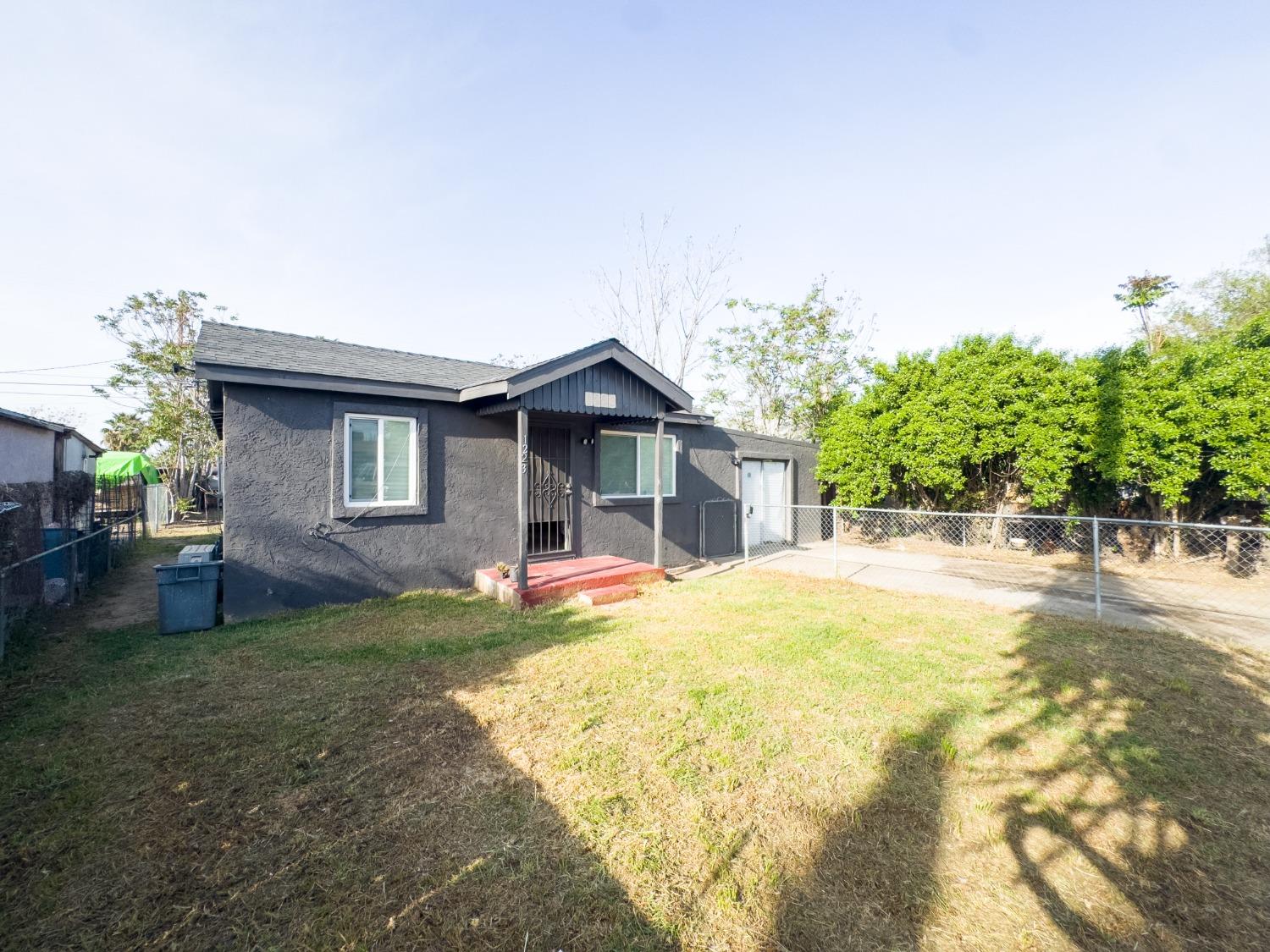 Lassen Avenue, Modesto, California image 25