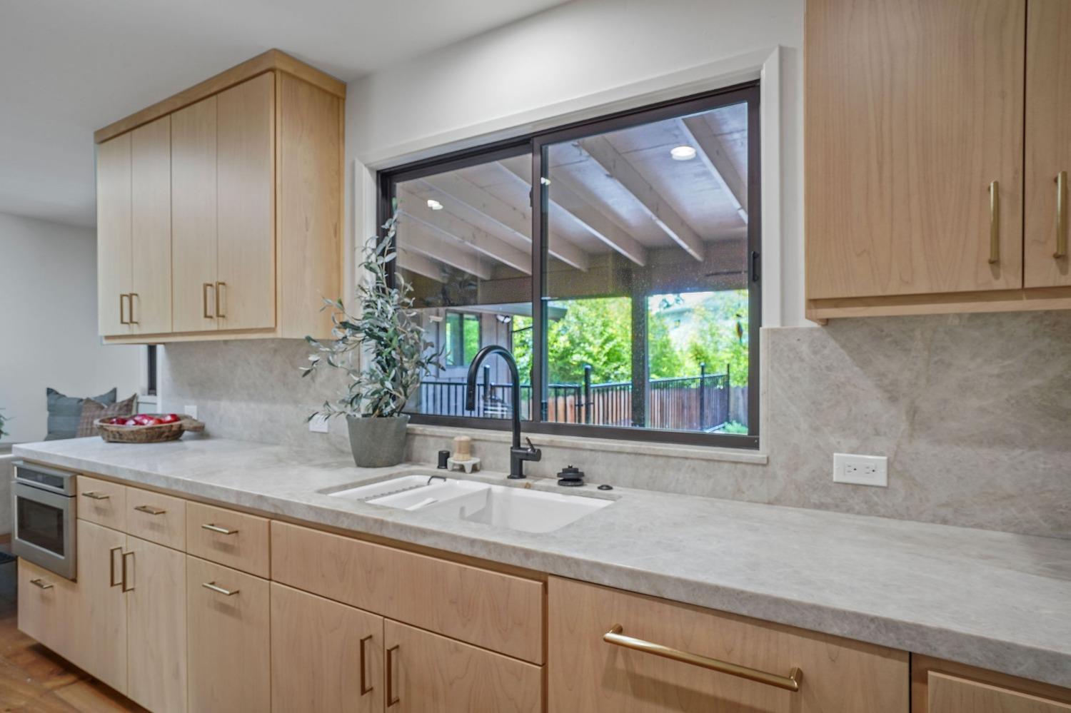 Sarah Court, Carmichael, California image 15