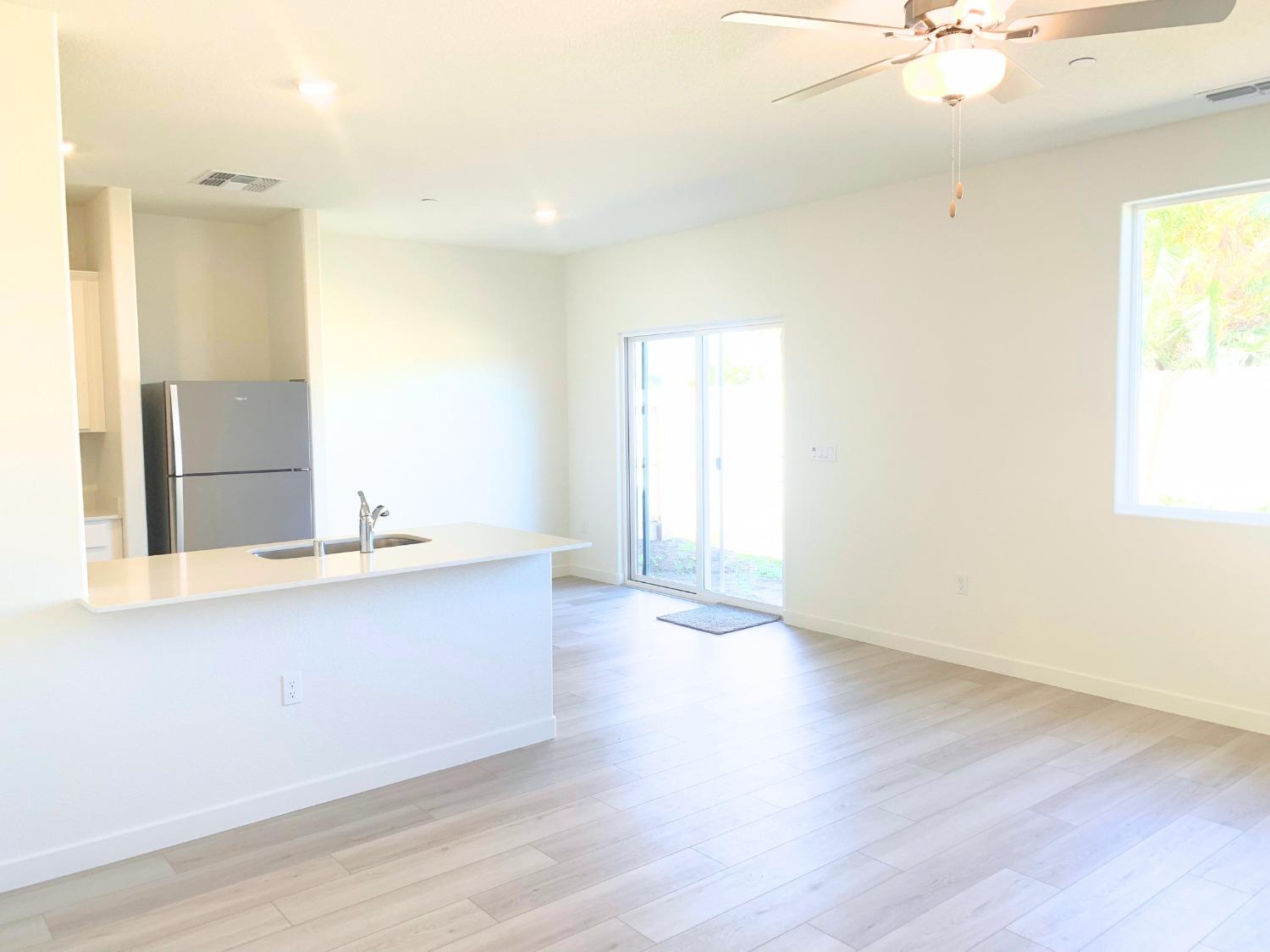 Detail Gallery Image 2 of 8 For 5063 E Cadence St, Stockton,  CA 95215 - 3 Beds | 2 Baths