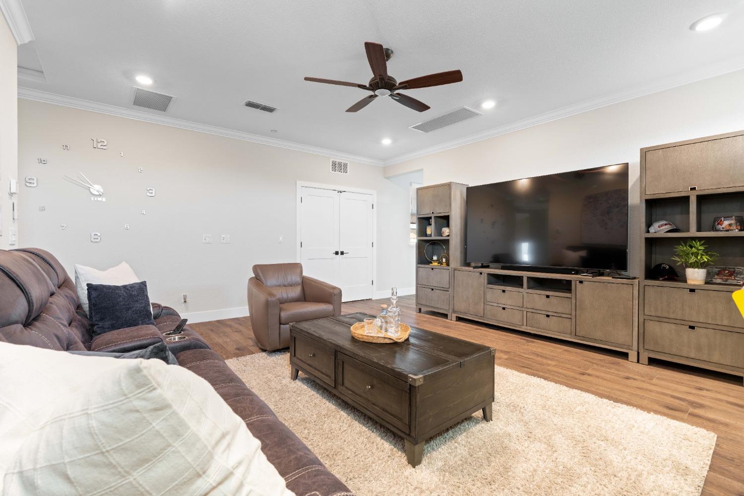 Wadsworth Circle, Roseville, California image 33