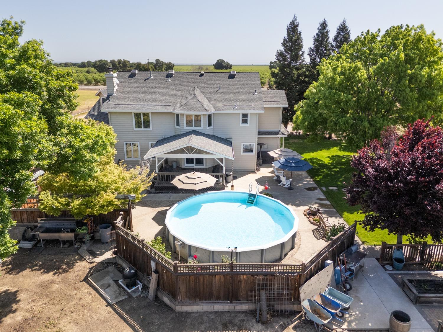 Detail Gallery Image 9 of 81 For 509 Wyer Rd, Arbuckle,  CA 95912 - 5 Beds | 2/1 Baths